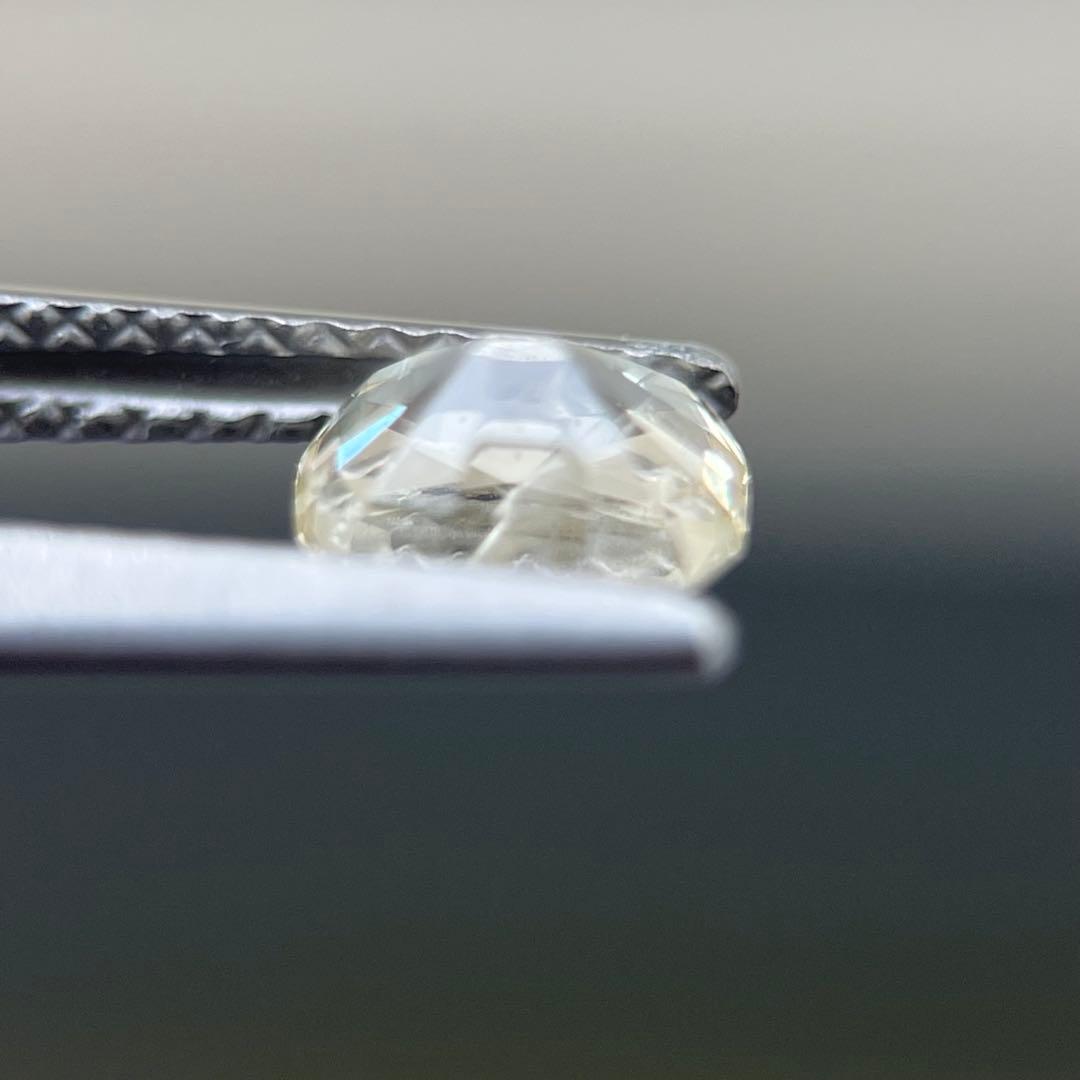 スリランカ産非加熱天然ライトイエローサファイアルース