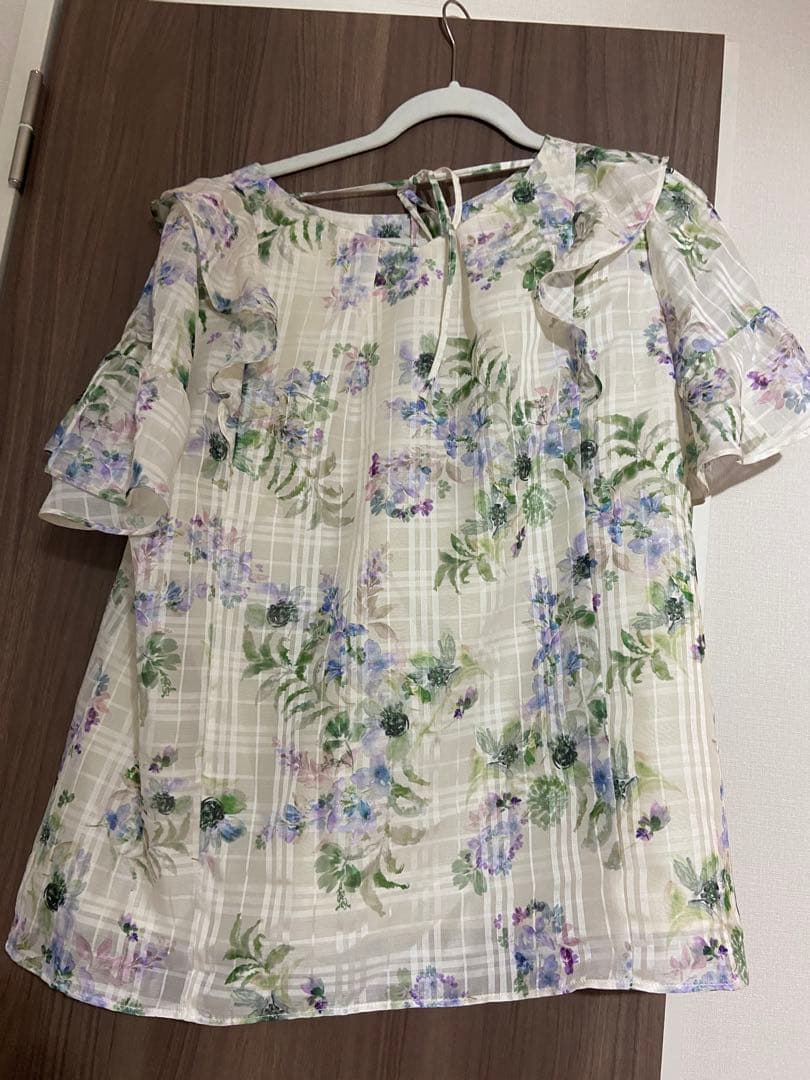 はちみつ春セール美品大きいサイズローズティアラ42 シャドーチブラウス