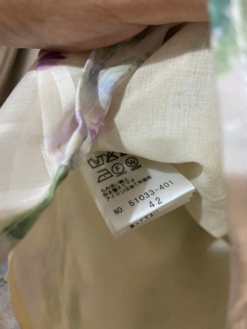 はちみつ春セール美品大きいサイズローズティアラ42 シャドーチブラウス