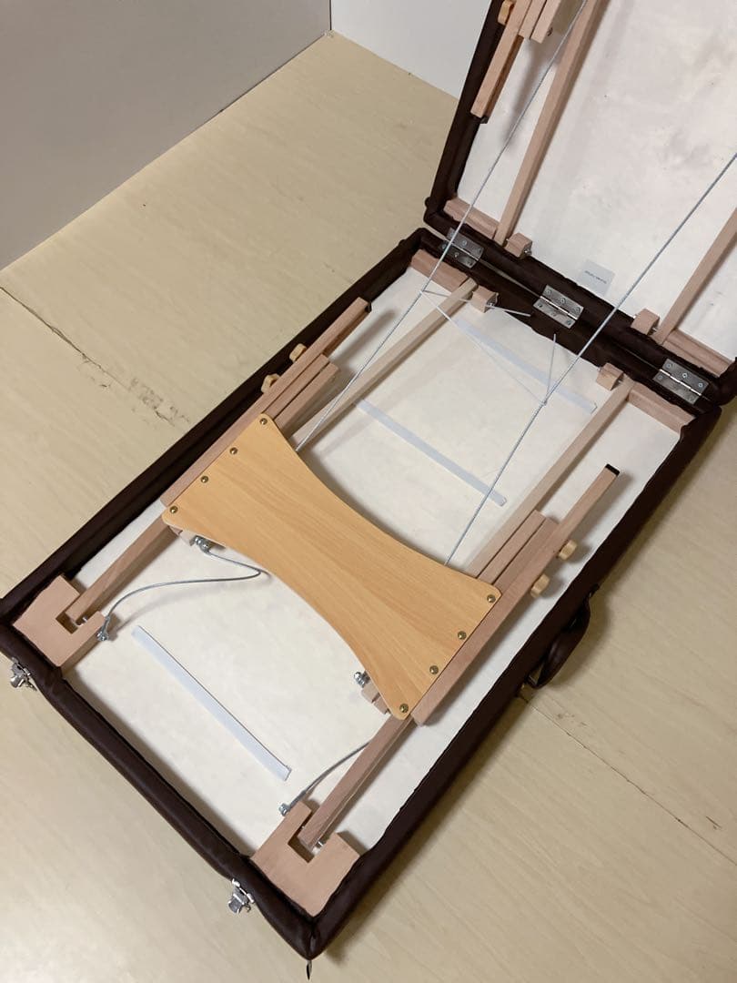 未使用　折りたたみ　エステベッド　マッサージベッド　持ち運びカバー付き