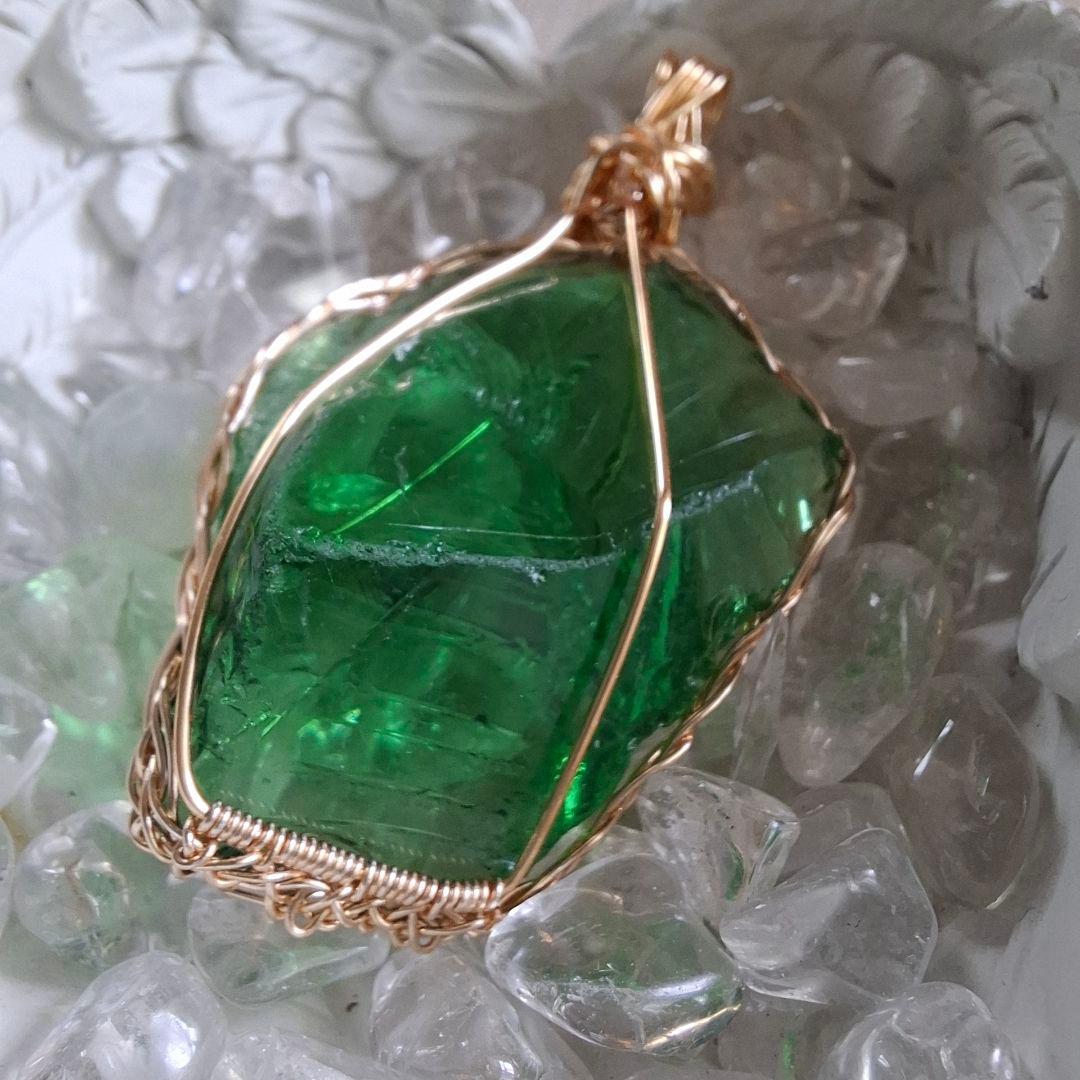 アンダラクリスタル