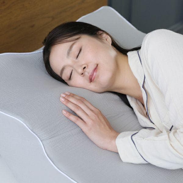 上半身を起こして呼吸がぐんとラクな姿勢 睡眠坂まくら SU-ZI(スージー)