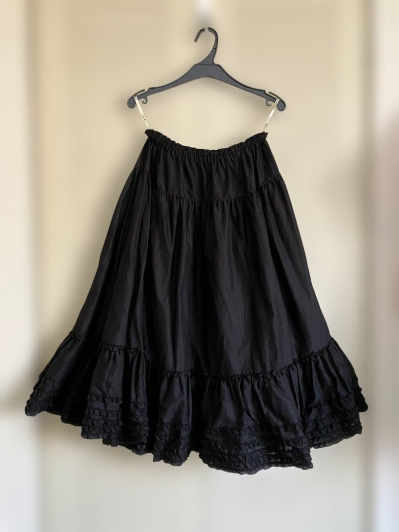 ピンクハウス ミディサイズ　ペチスカート（黒）