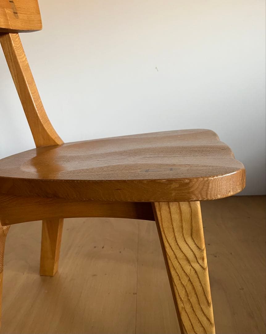 無垢材の椅子 タモ無垢材