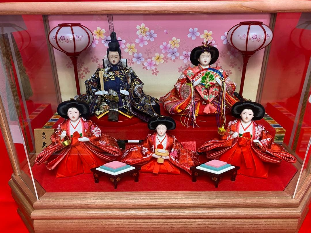 東京久月　雛人形五人飾りアクリルケース入り・間口約５２×奥行約３２×高さ約３５㎝