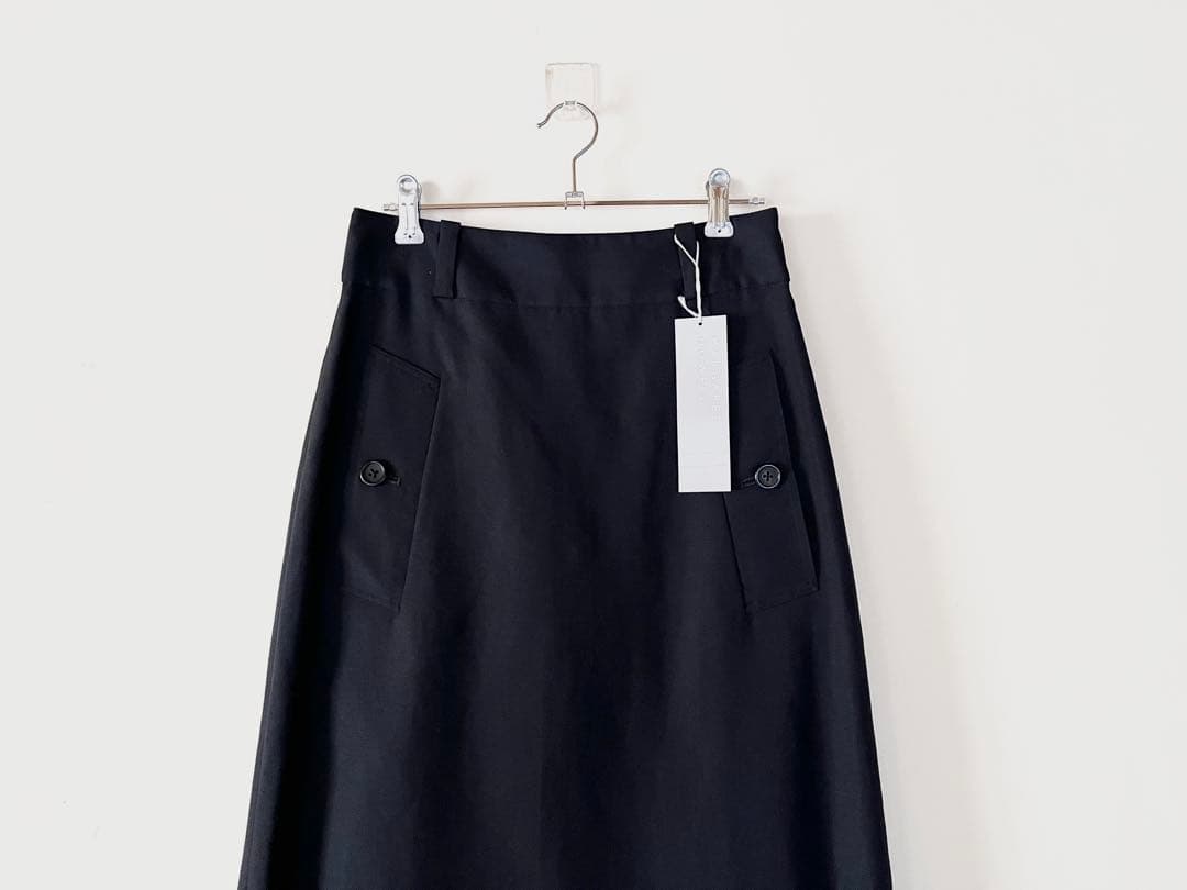 新品タグ付き マーガレットハウエル ウールリネントレンチスカート4.7万