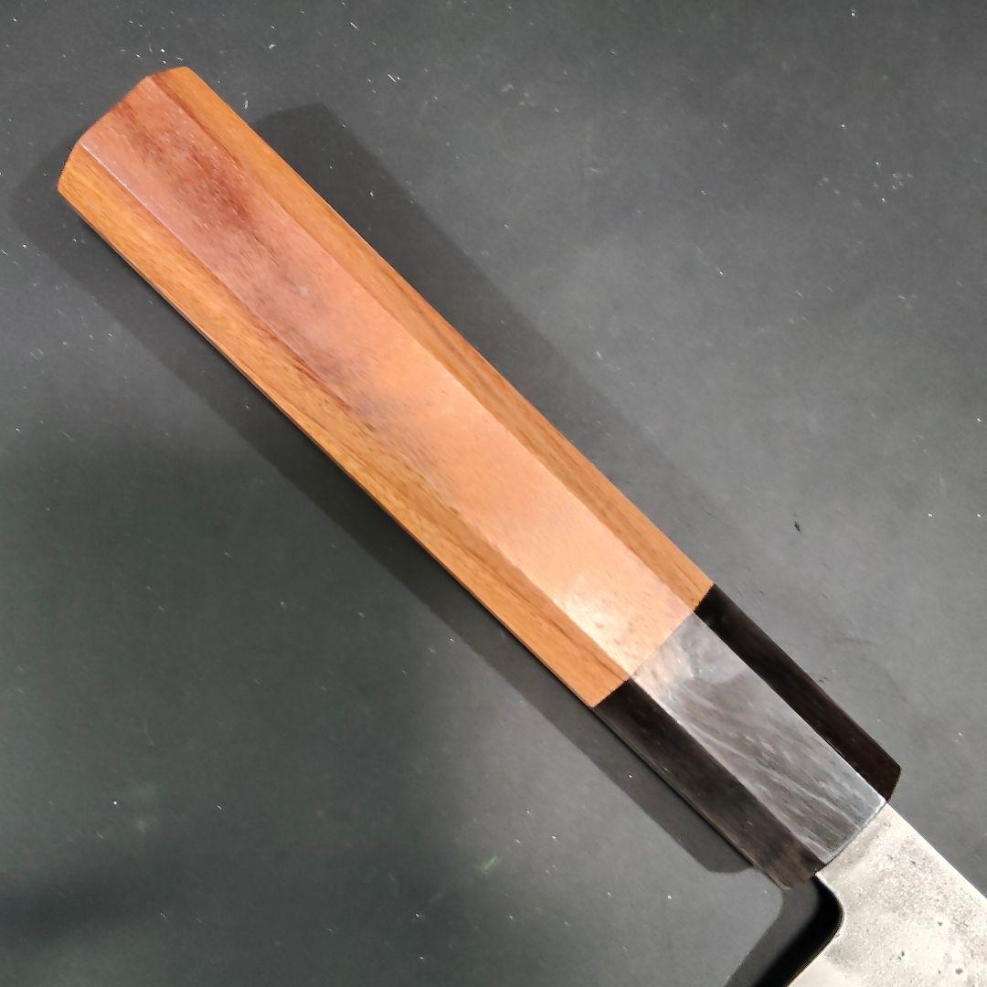 銀三 鬼反り剣型 本鍛造 なしじ 和牛刀 包丁 21cm 牛刀 黒檀紫檀八角柄