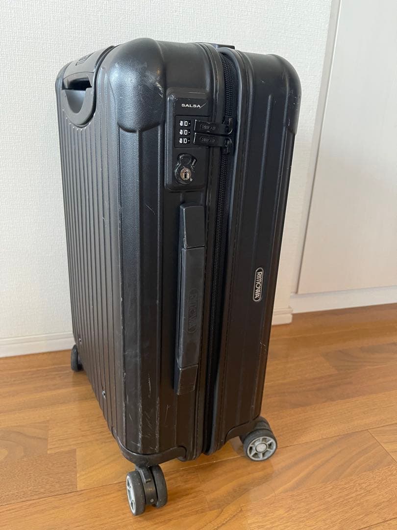 RIMOWA ブラック スーツケース 4輪