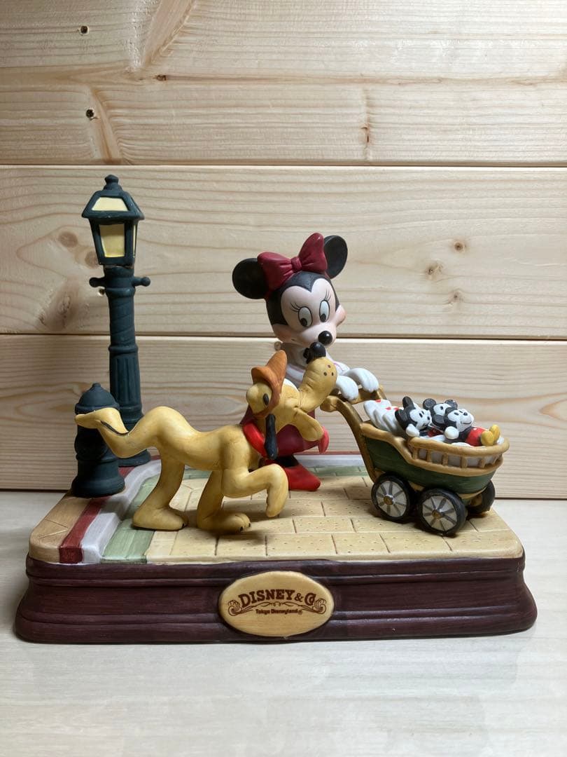 美品Disney 陶器フィギュア 三つ子ミッキーたちとお散歩するミニー＆プルート