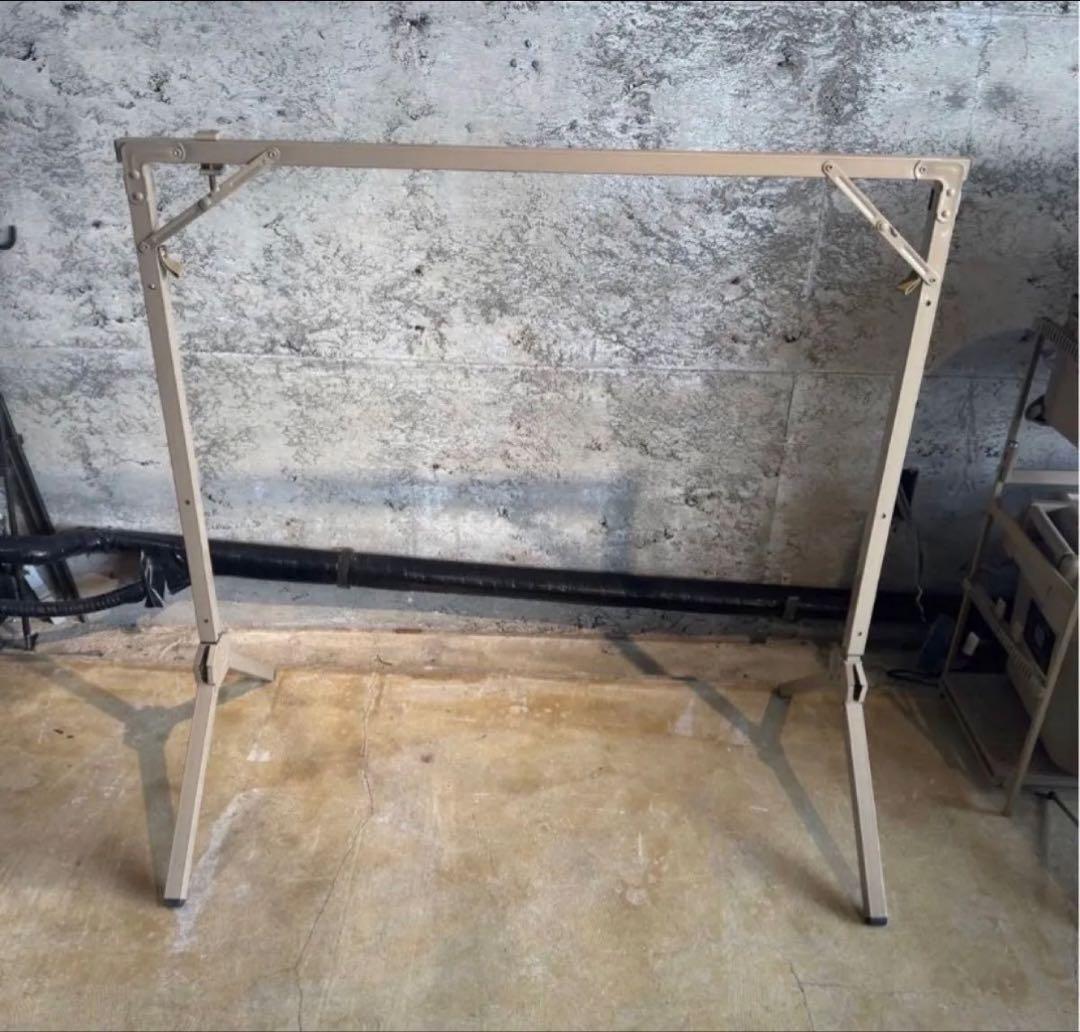 brunt ハンガーラック　タン