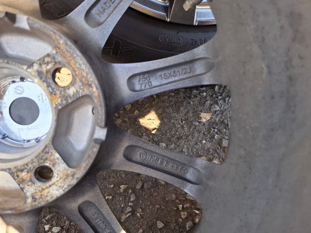 MICHELIN スタッドレスタイヤ 4本セット アクア カローラ 引取歓迎