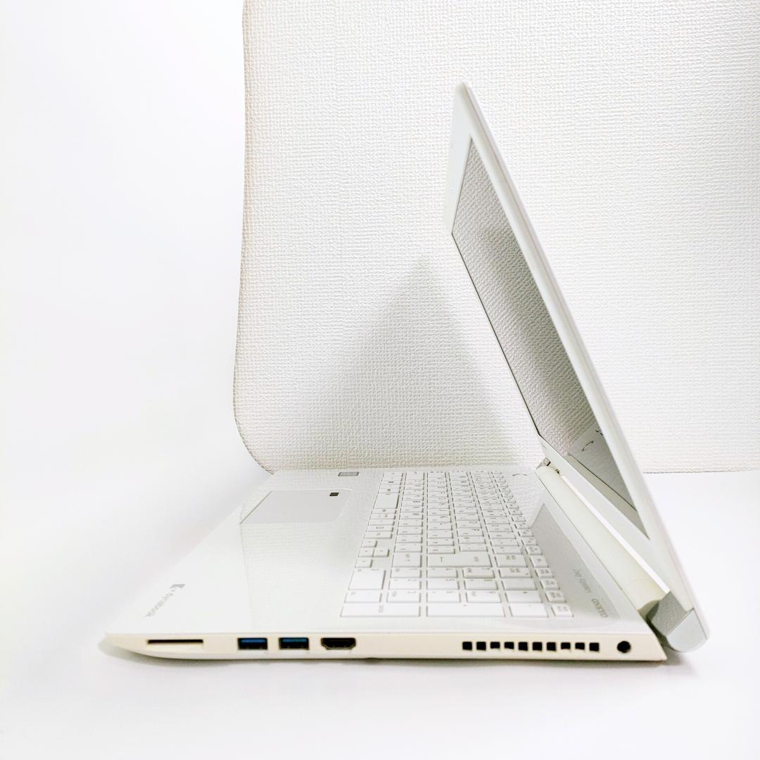 第8世代i7✨️16GB/SSD512G/オフィス/カメラ付き白ノートパソコン