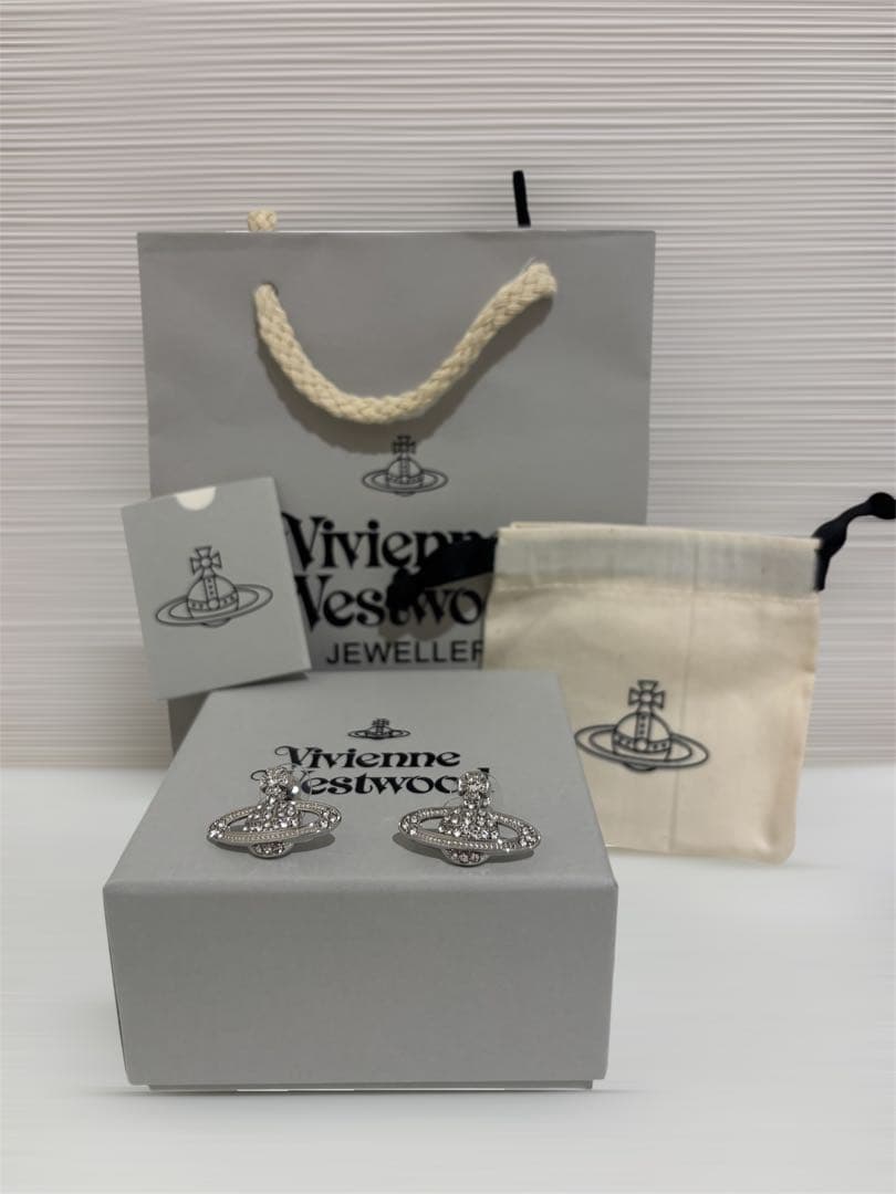 【極美品】 Vivienne Westwood ピアス