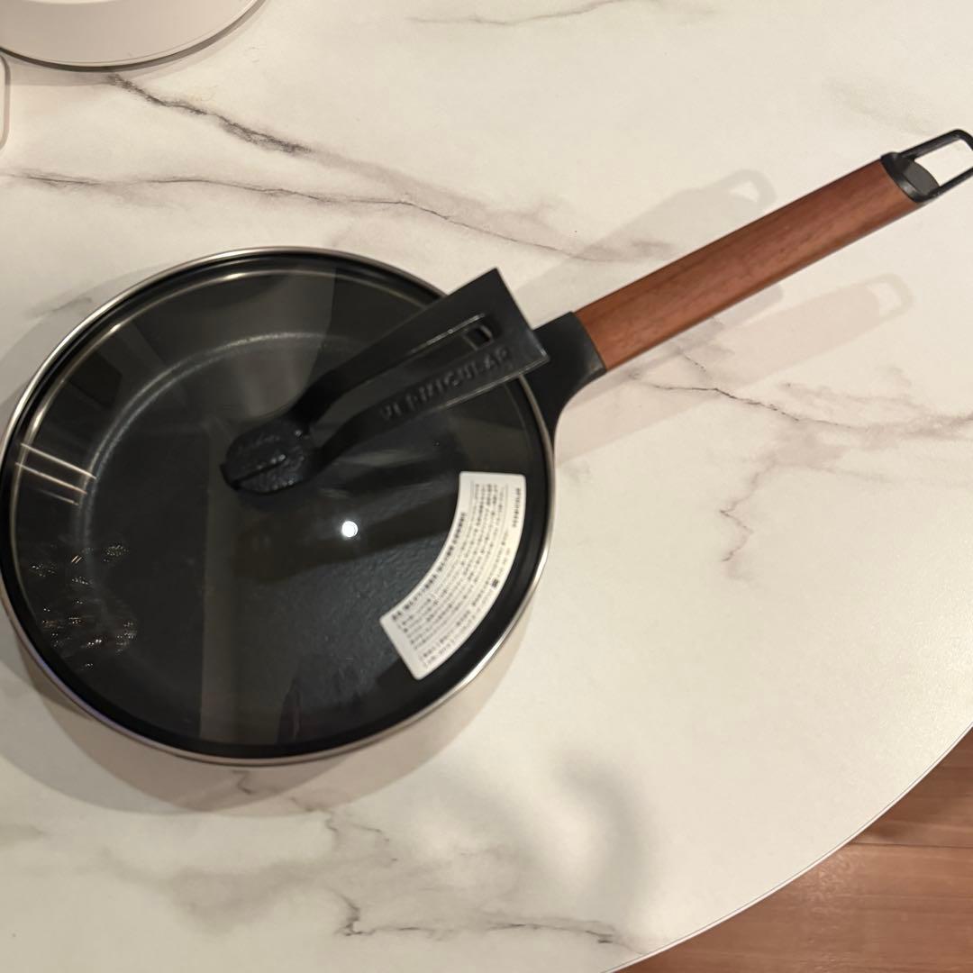 【美品】バーミキュラ　フライパン20cm オーク レシピブック 蓋付き