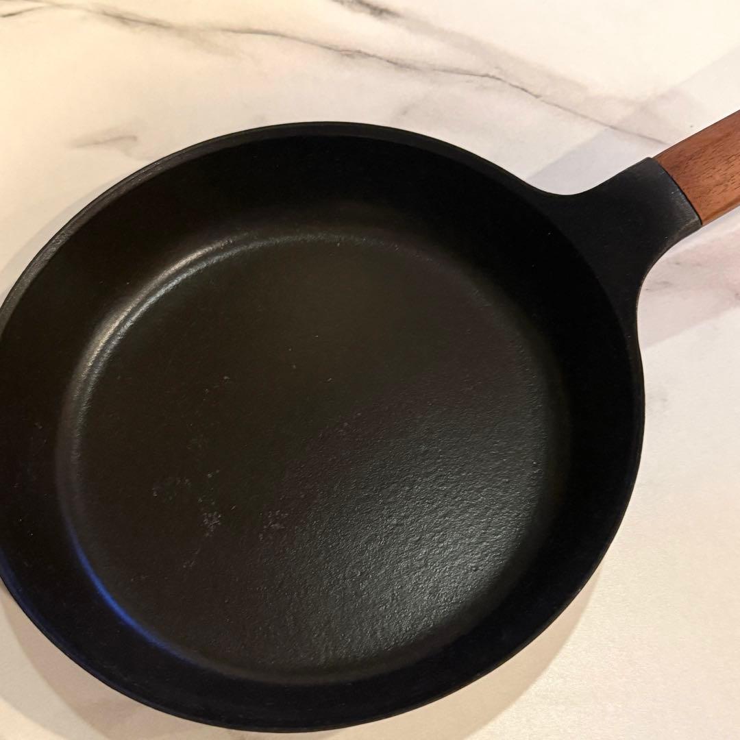 【美品】バーミキュラ　フライパン20cm オーク レシピブック 蓋付き