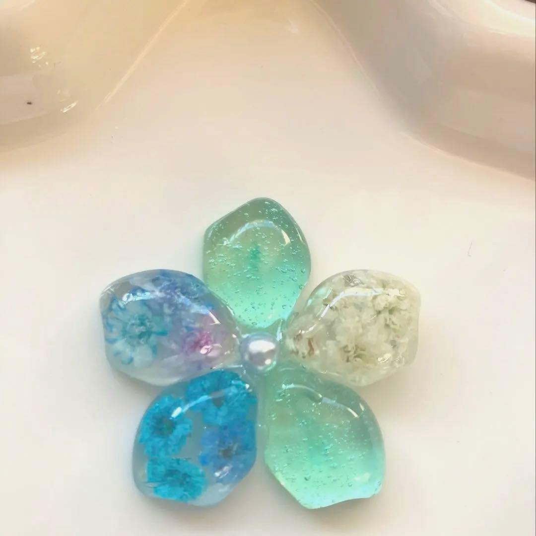 レジン　ヘアゴム　花モチーフ　グリーン◡̈♥︎ブルー　ドライフラワー