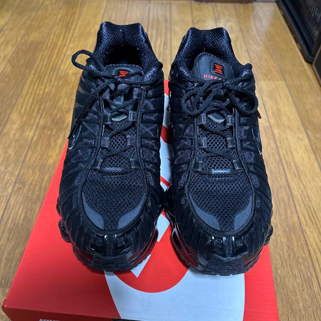 26 SHOX NIKE TL 黒 ブラック スニーカー ナイキ　メンズ