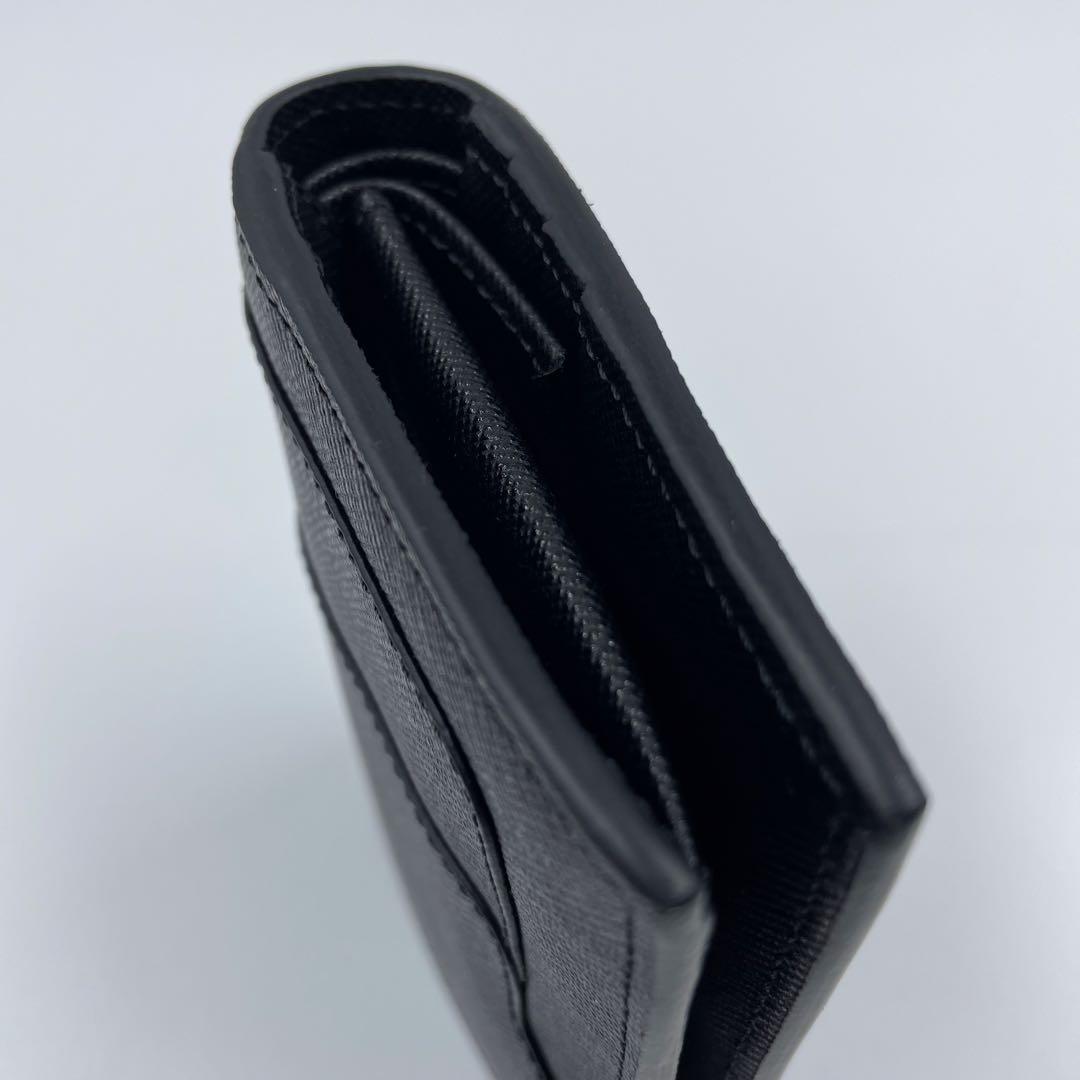 未使用保管品✨ MARNI マルニ　折り財布　財布　レザー　ブラック　黒　金ロゴ