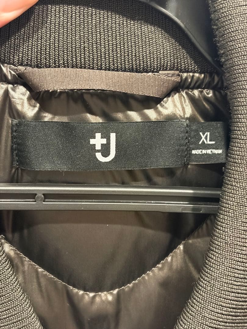 ユニクロ　ハイブリッドダウンオーバーサイズ　MA-1