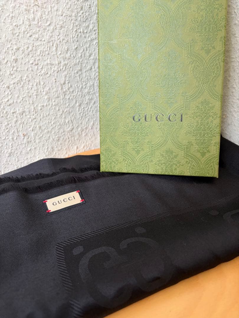 【美品・箱あり】GUCCI グッチ　シルク大判ストール ブラック 140×140