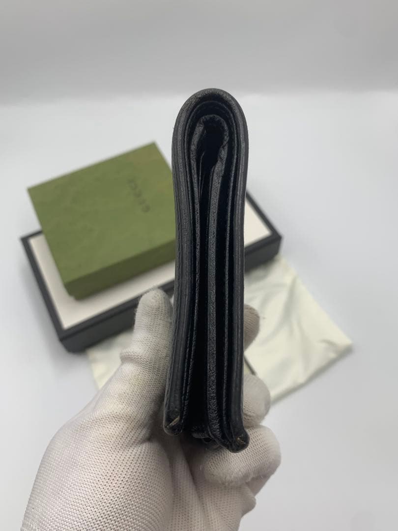 【美品】グッチ 二つ折り財布 アニマリエ ビー レザー P55