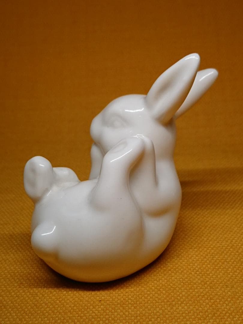 ラビット　ウサギ　兎　白兎　陶器　置物　インテリア　工芸品　美術品　A1387