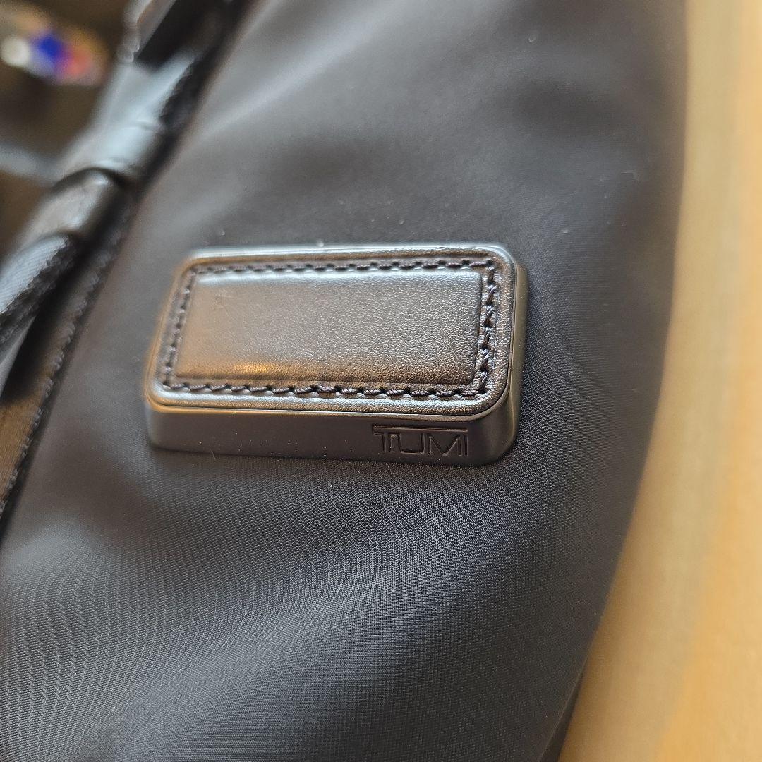 トゥミ TUMI バッグ メッセンジャー ボディバッグ スリング ブラック美品