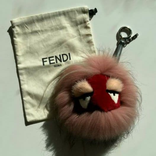 FENDI ファーチャーム ピンク