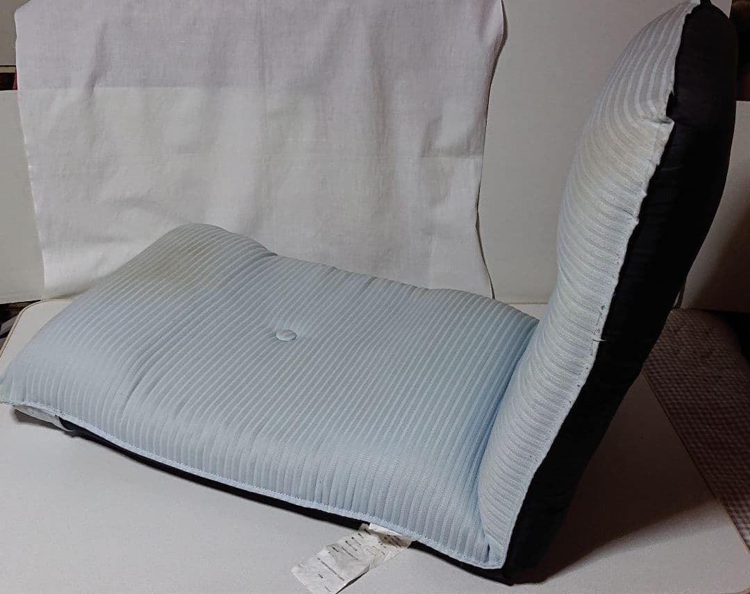 リクライニング座椅子　ニトリ〔新品1 中古品1〕 2脚まとめ売り (匿名配送)