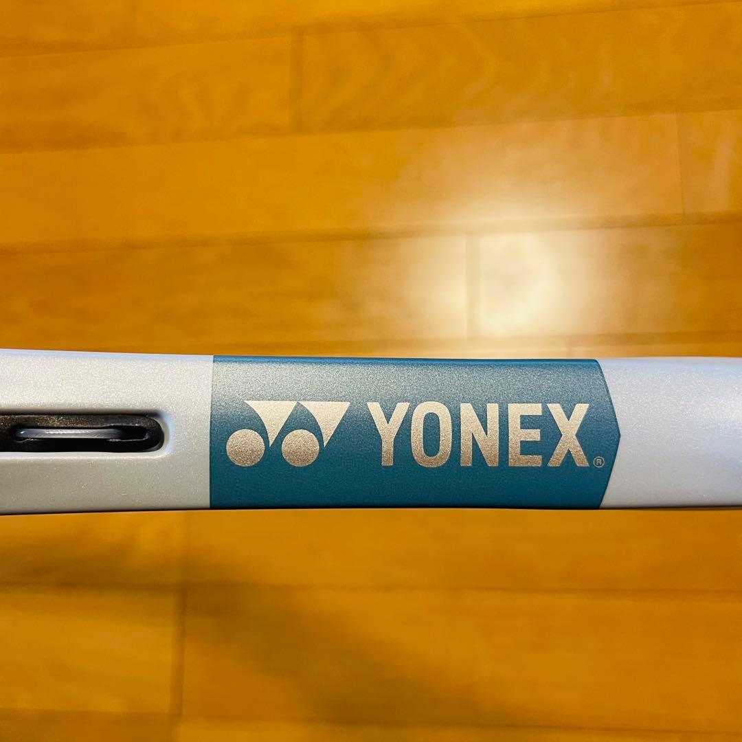 【極美品】YONEXヨネックス ASTREL100 アストレル 2023年モデル