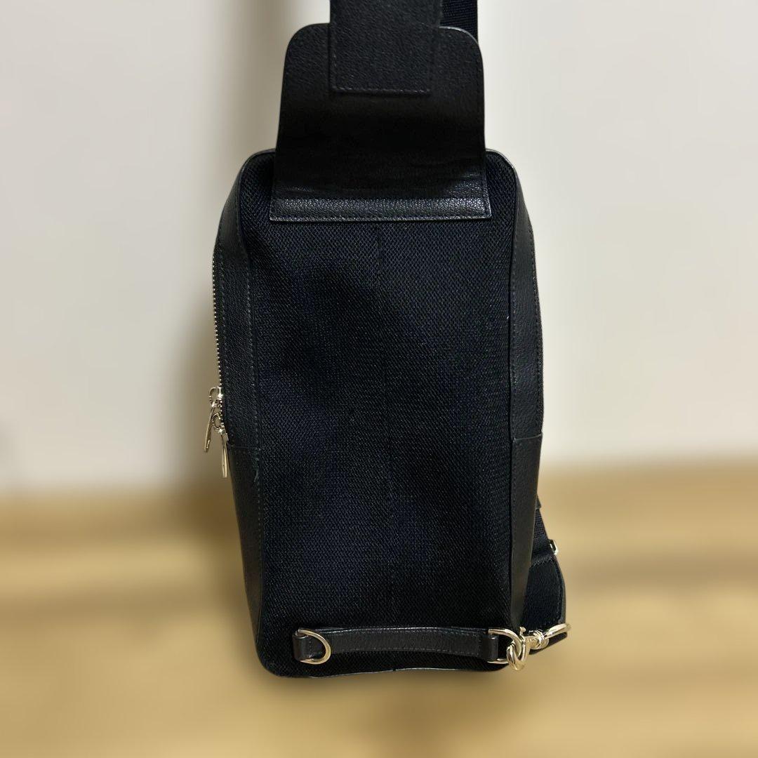 【極美品】ポールスミス　ボディバック