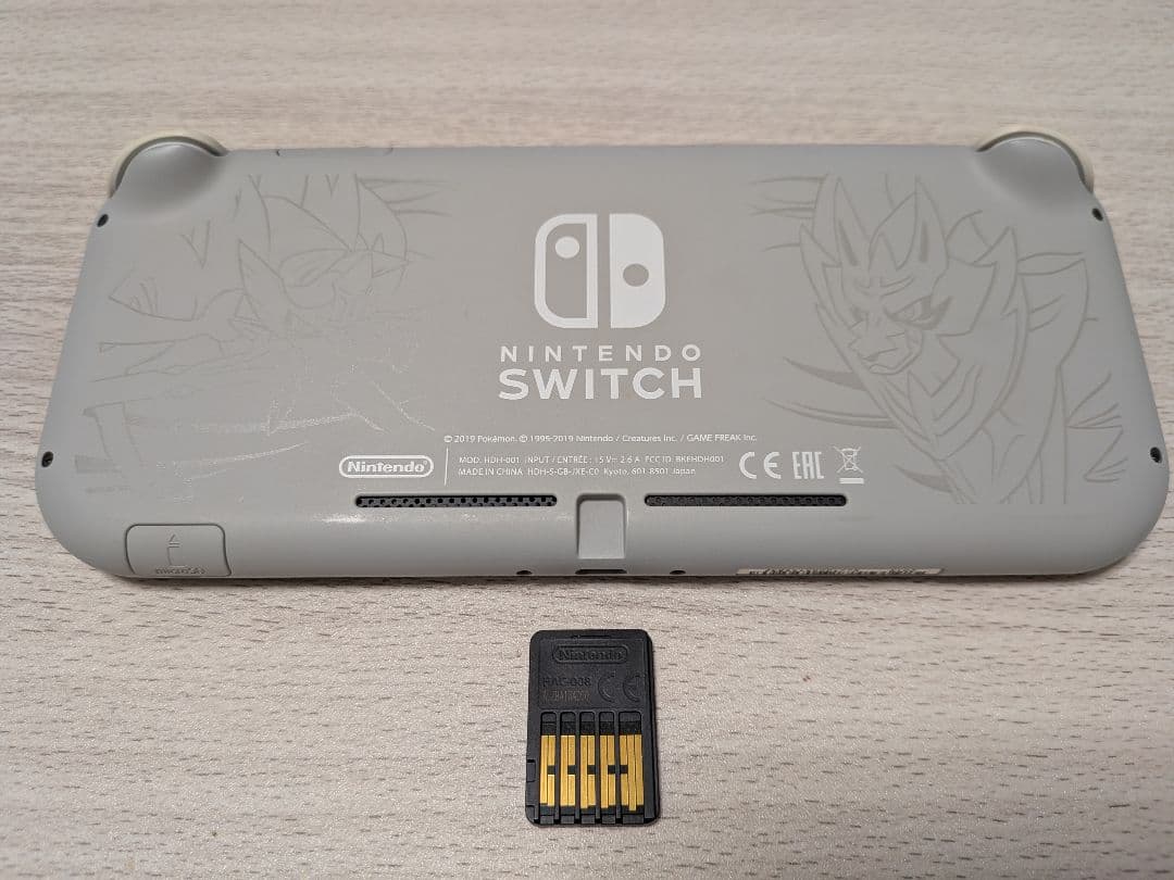 Nintendo Switch Liteポケモン　ポケットモンスターシールド付