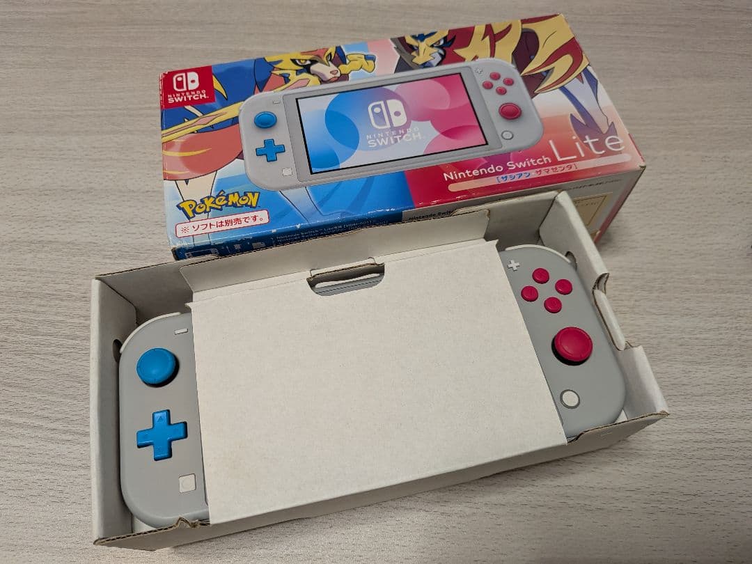 Nintendo Switch Liteポケモン　ポケットモンスターシールド付