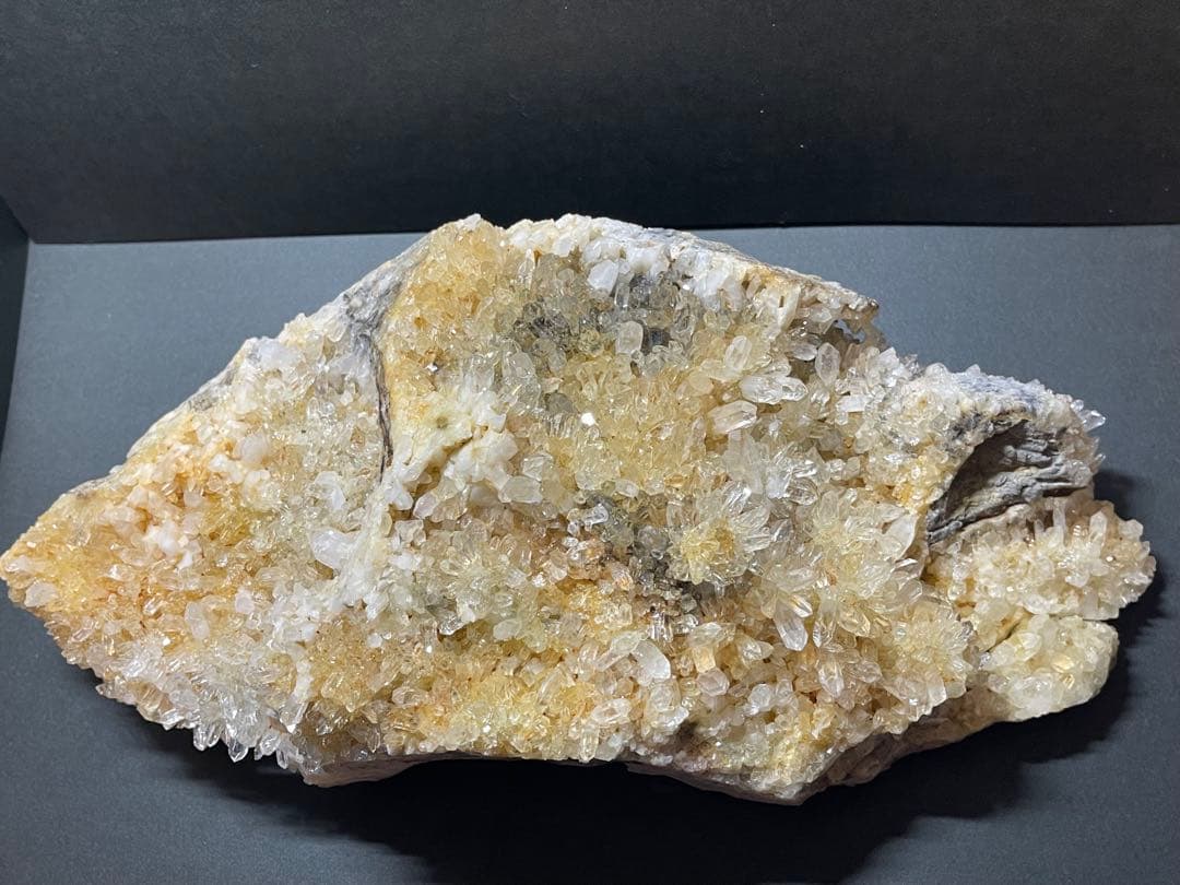 天然水晶クラスター　2.3キロ花咲き水晶クラスター