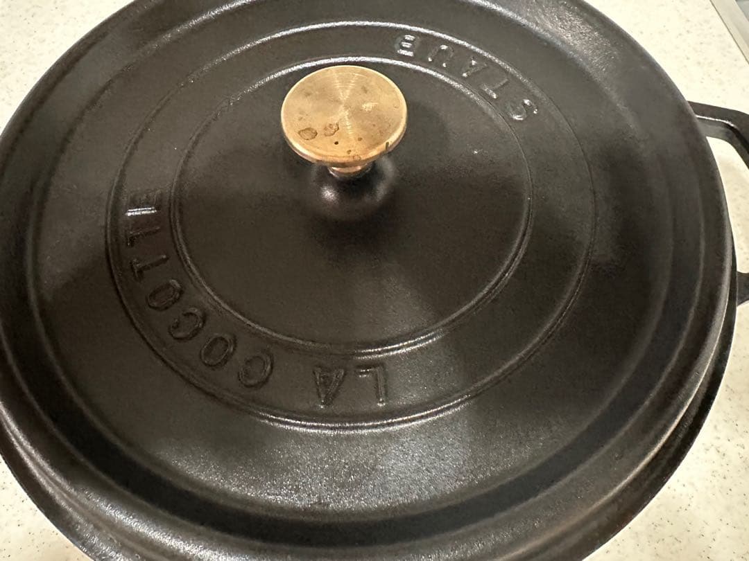 ストウブ 鋳鉄製 両手鍋 26cm 蓋付き