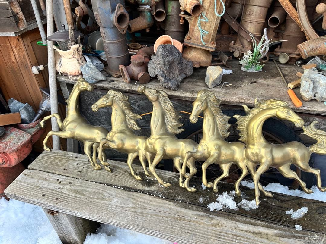 真鍮の馬の壁掛け、真鍮の馬、馬の壁掛け、120センチ、高さ約40．重さ9キロ
