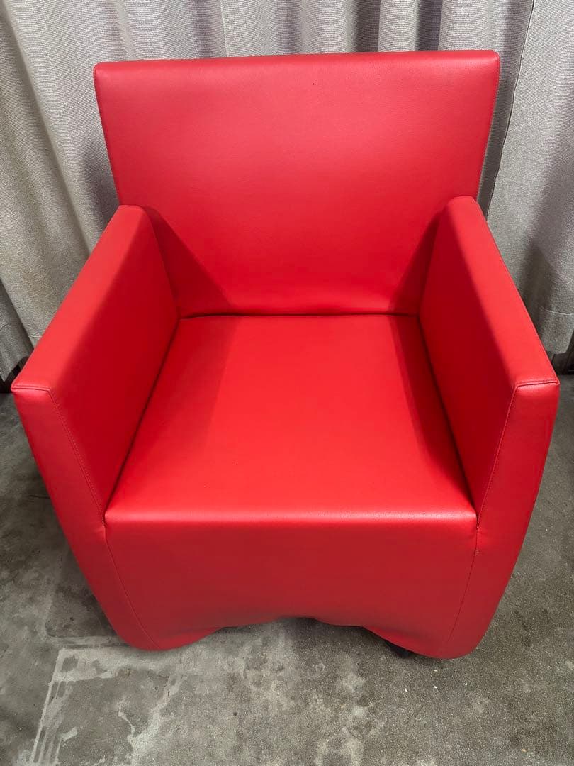 【Cassina取扱い　BALERI ITALIA、‼️】1人掛けソファ【赤色】