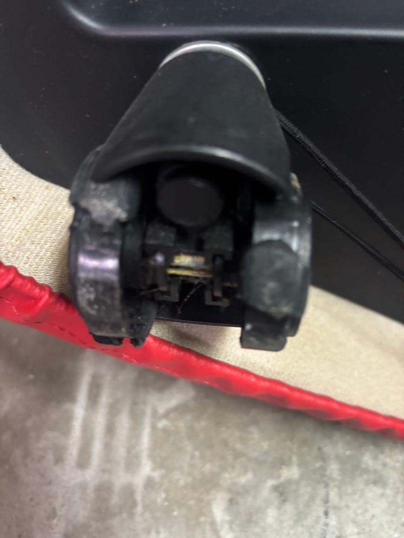 【Cassina取扱い　BALERI ITALIA、‼️】1人掛けソファ【赤色】