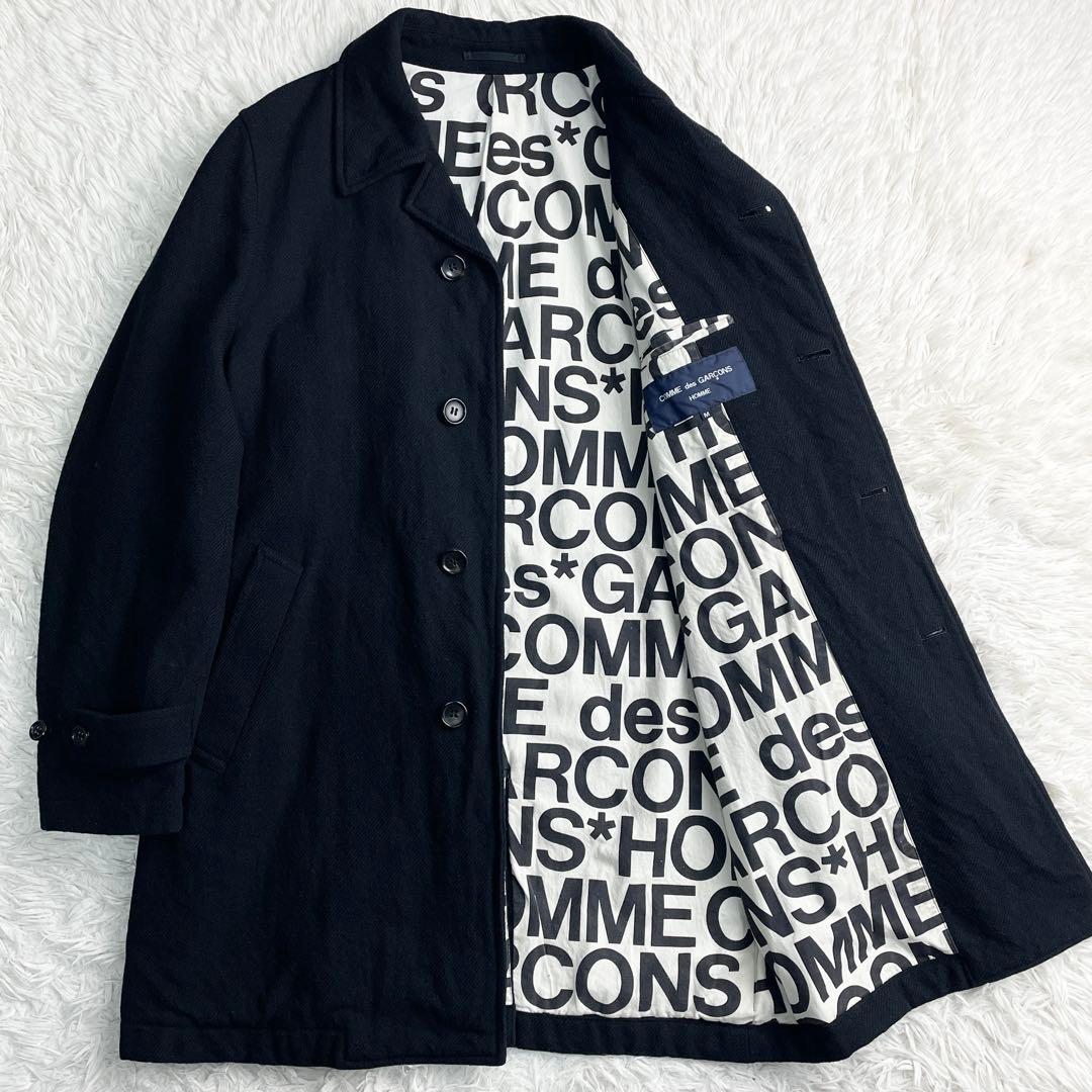 コムデギャルソンオム 05AW 縮絨 ステンカラーコート ロゴ総柄 ブラック