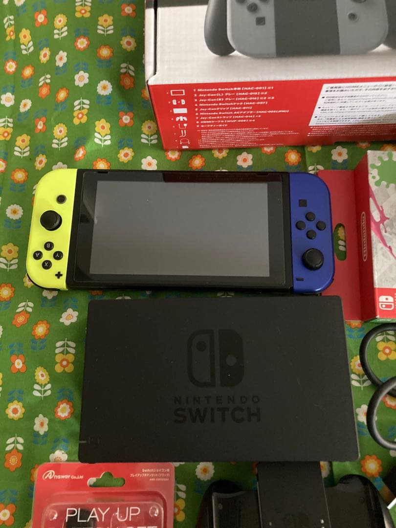 Nintendo Switch 本体 + Joy-Con 付属