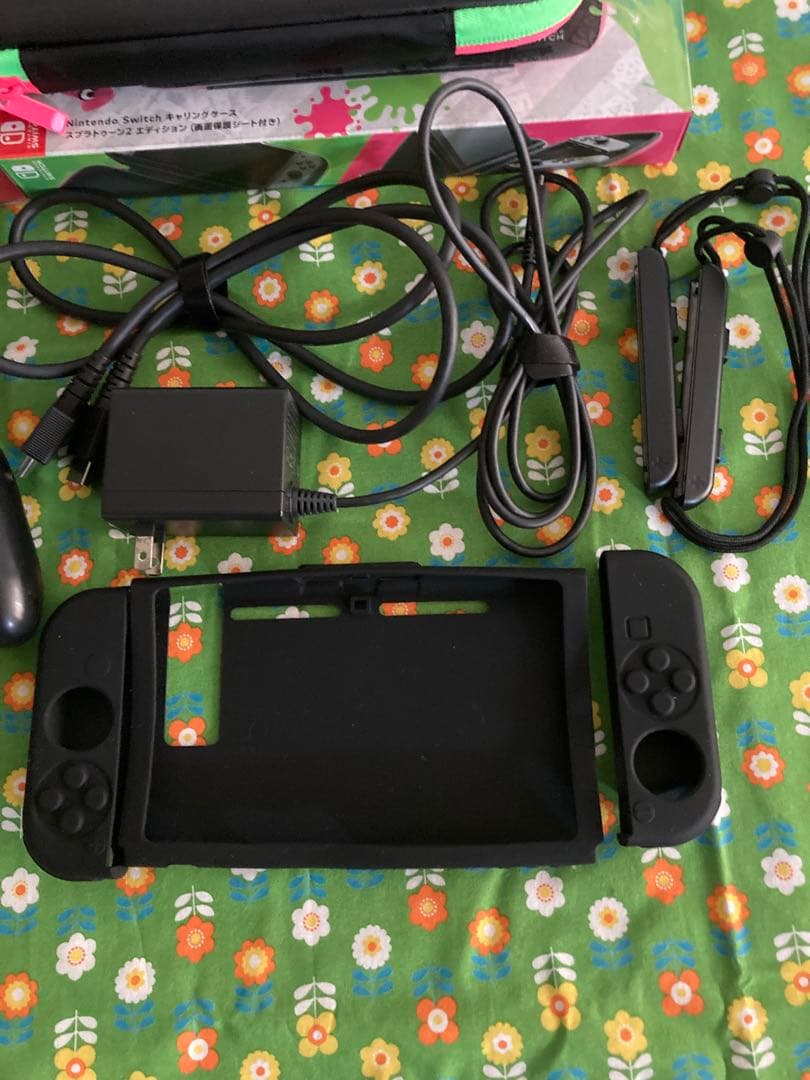 Nintendo Switch 本体 + Joy-Con 付属