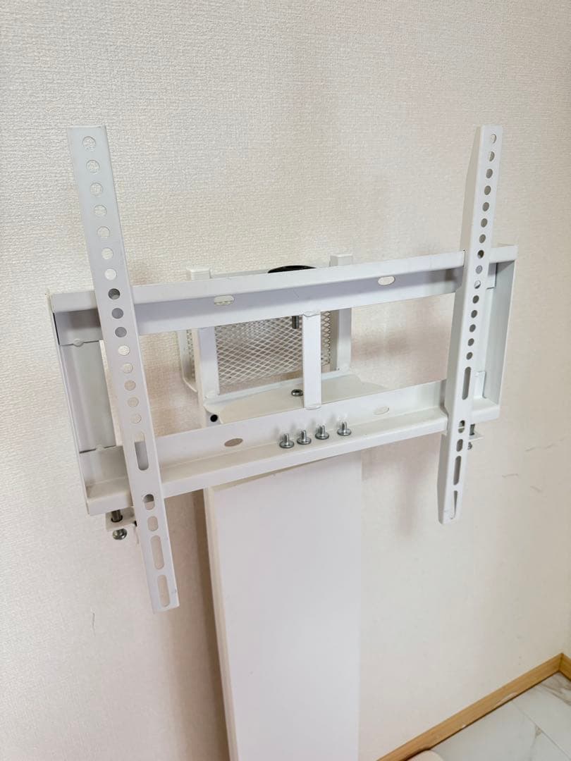 大阪 より 直接取引可能 スタンド式 テレビ台 ホワイト 壁掛け対応 ニトリ