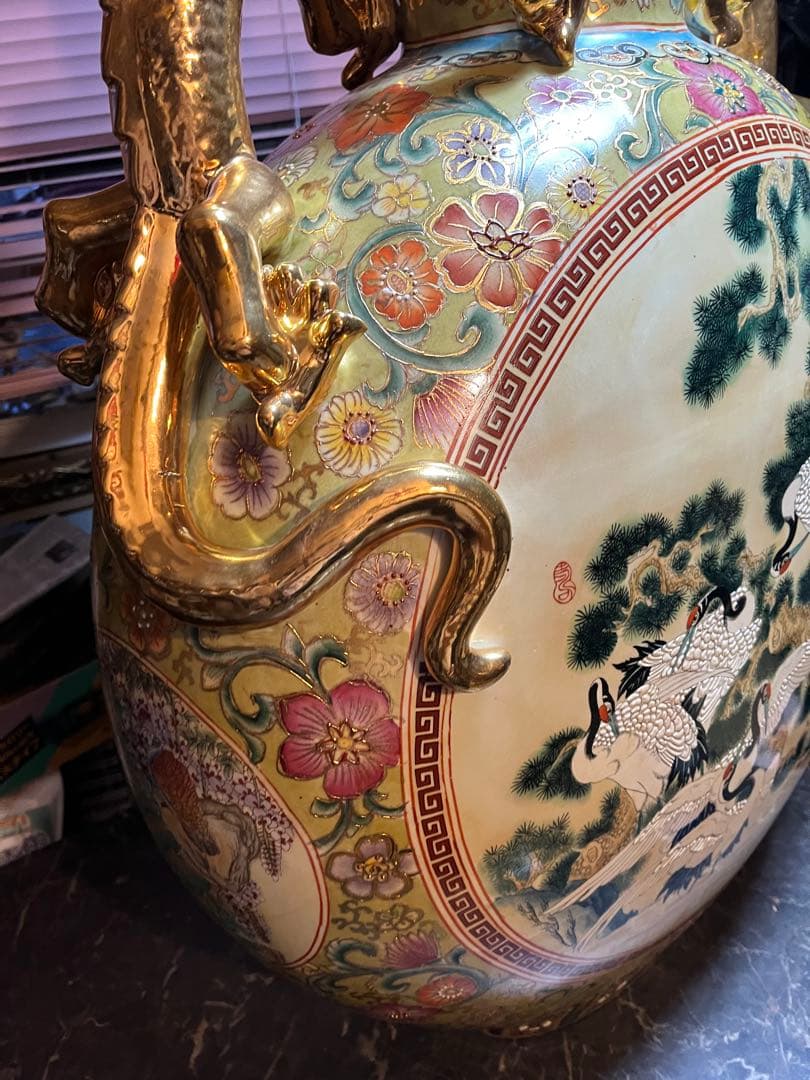 中国美術、嶺東窯製 、金彩花瓶93㌢金彩色絵 大花瓶 、鶴図 、龍、特大花瓶