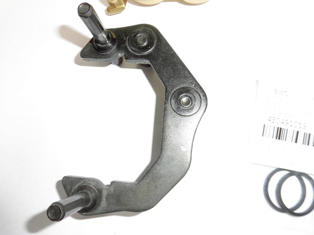 ゼファー400(Ｃ型)　リアブレーキキャリパー(2pot) バリオスにも