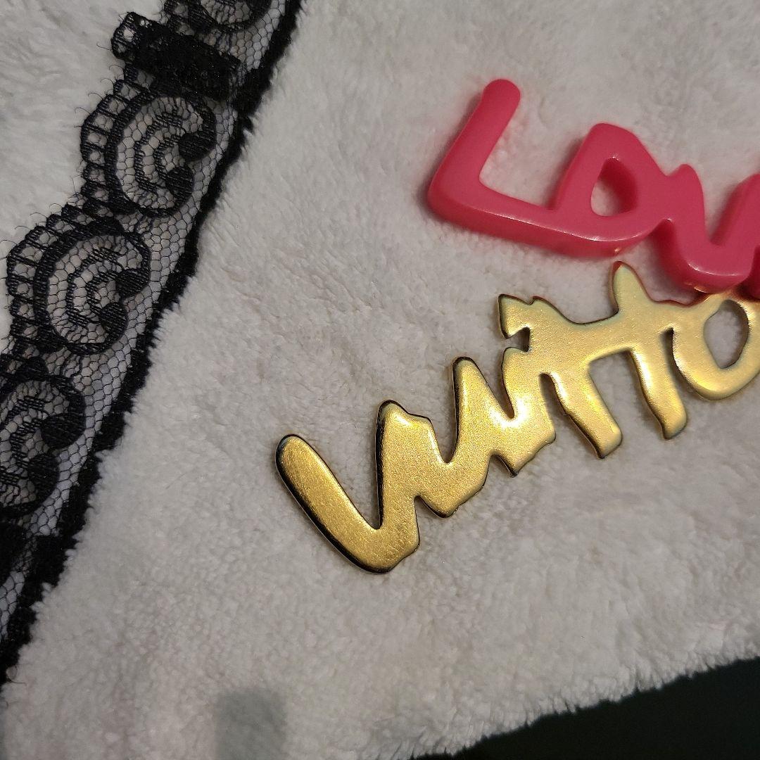 LOUIS VUITTON ロゴキーホルダー