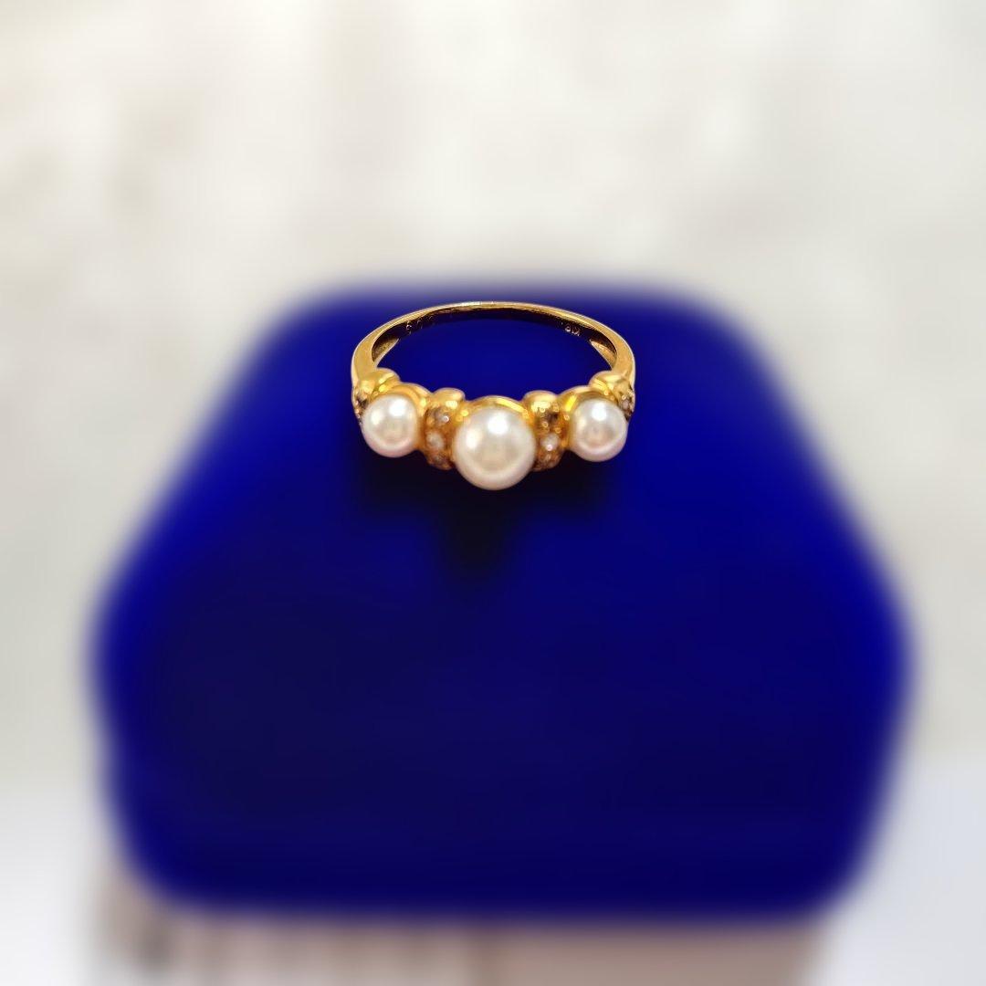 パール3珠ダイヤ入り・リング 16号。