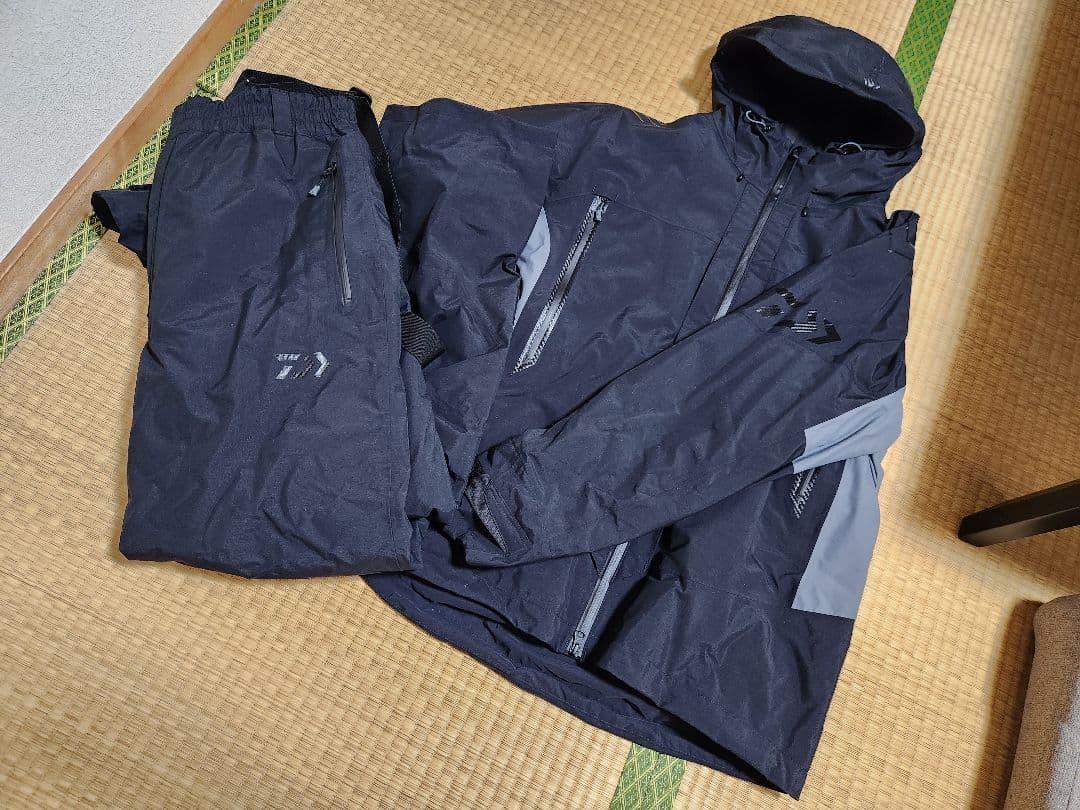 新品未使用　防寒 DAIWA GORE-TEX コンビアップウィンタースーツ