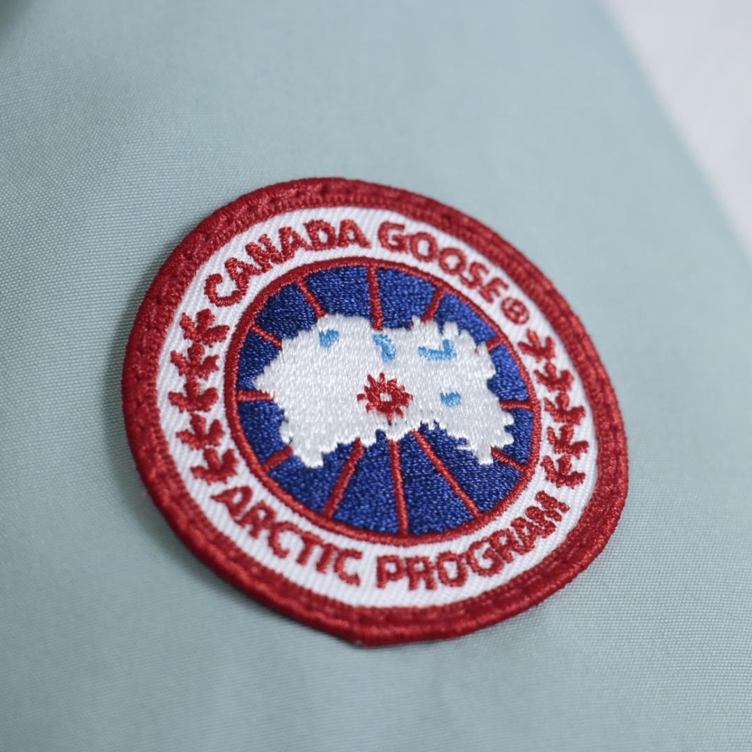 希少！カナダグース ダウンジャケット　ブレイクリーパーカ　ライトブルーサザビー