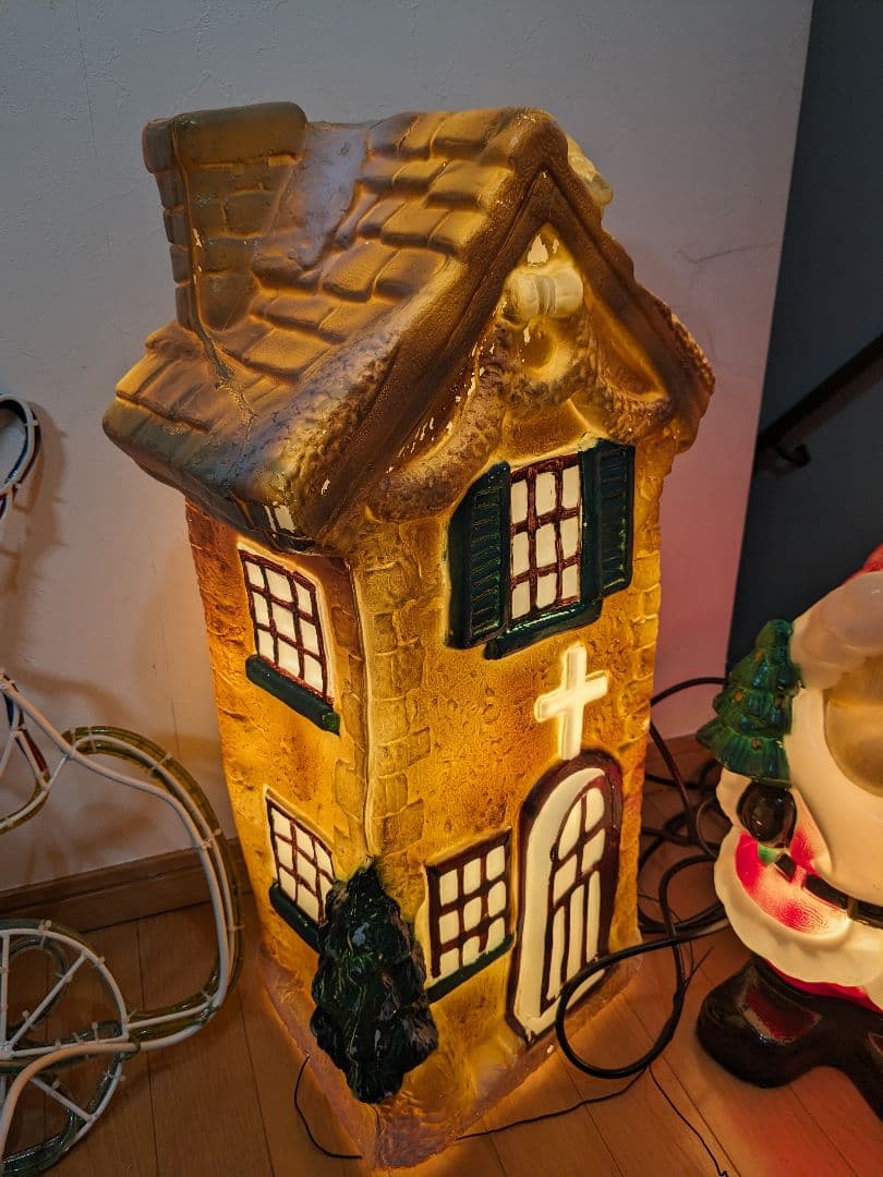 クリスマス　サンタ　イルミネーション　野外　教会　玄関先　店舗