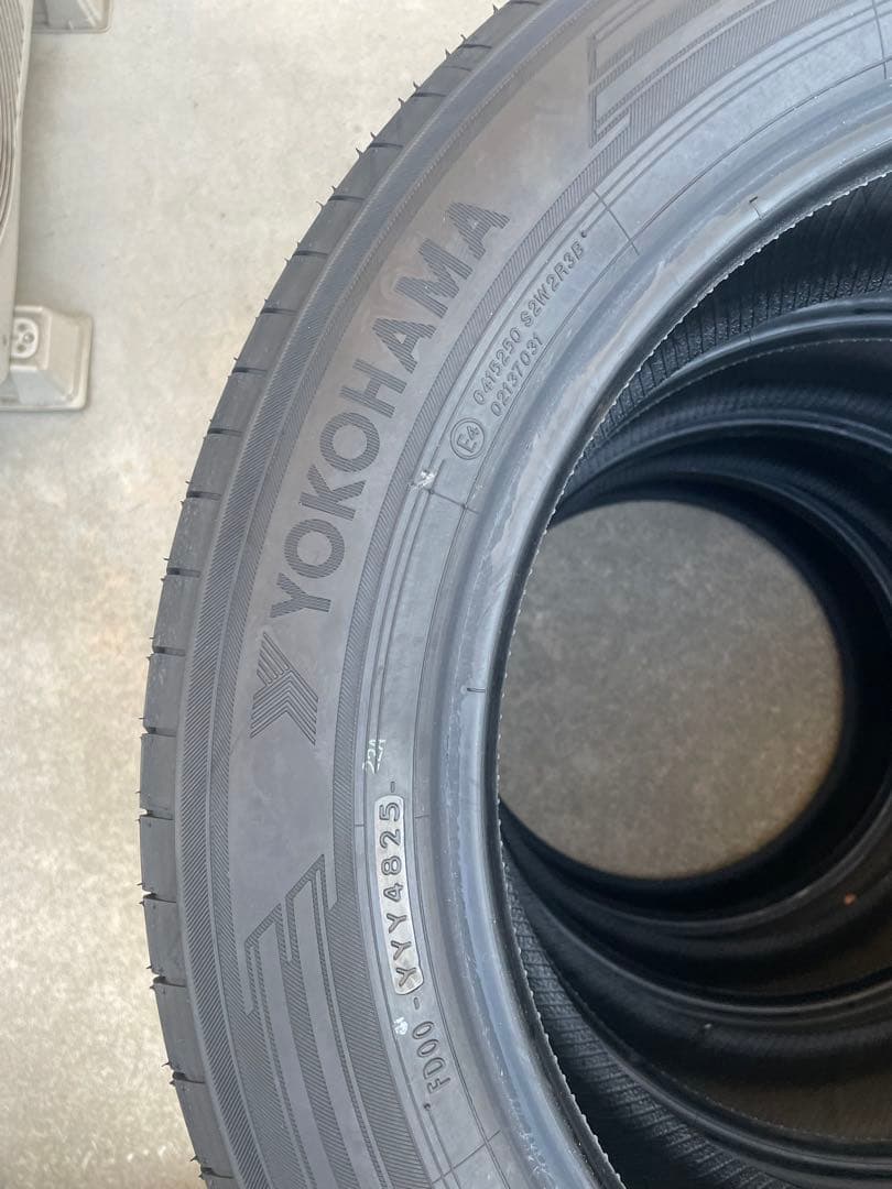 新車外し　ヨコハマ　ADVAN V61 225/55R18 4本　レクサスLBX